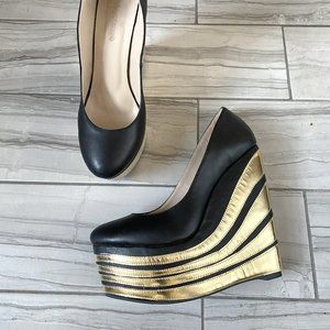 Shoes of Dream(s) - Gold & Black Platform Wedges